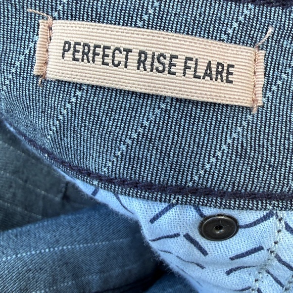 Ariat | Silver Stripe Rinse Jasmine Perfect Rise Flare Womens Jeans size 18R - Picture 7 of 10